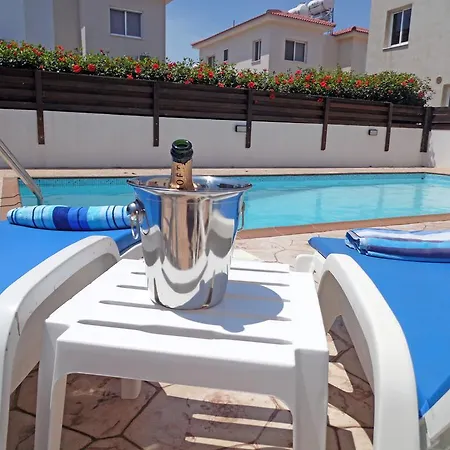 Knossos Villa *